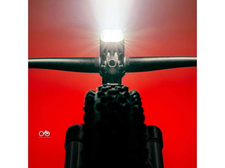 Lezyne MEGA DRIVE 2400+ predné LED svetlo