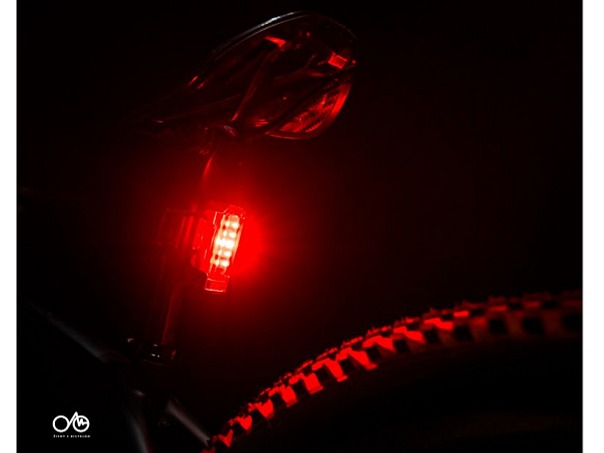 LEZYNE STRIP DRIVE 300+ zadné svetlo, 300 Lumenov