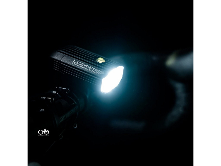 Lezyne LITE DRIVE 1200+ predné LED svetlo