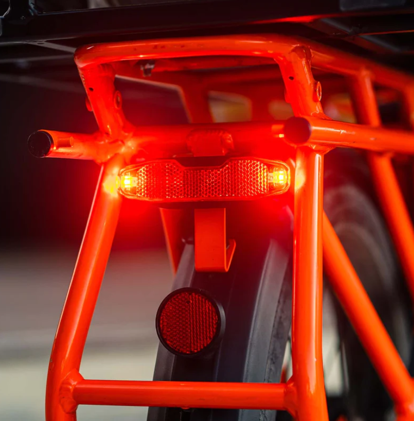 LEZYNE SUPER BRIGHT StVZO E12 zadné svetlo na elektrobicykel