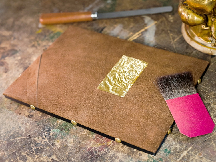 Pozlacovačský polštářek s odnímatelnou clonou proti větru, italský