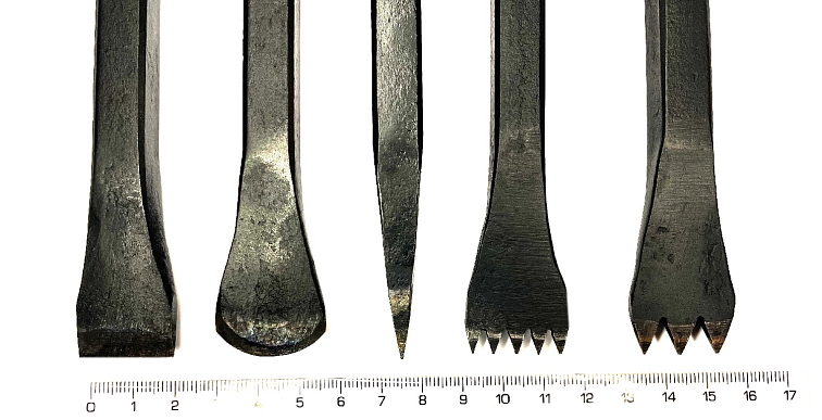 Ručně kované kamenické dláta