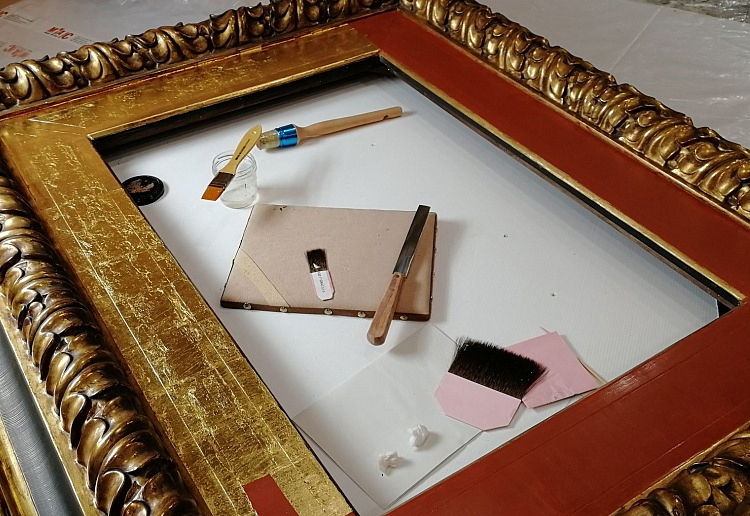 Ručně kovaný háček na křídu