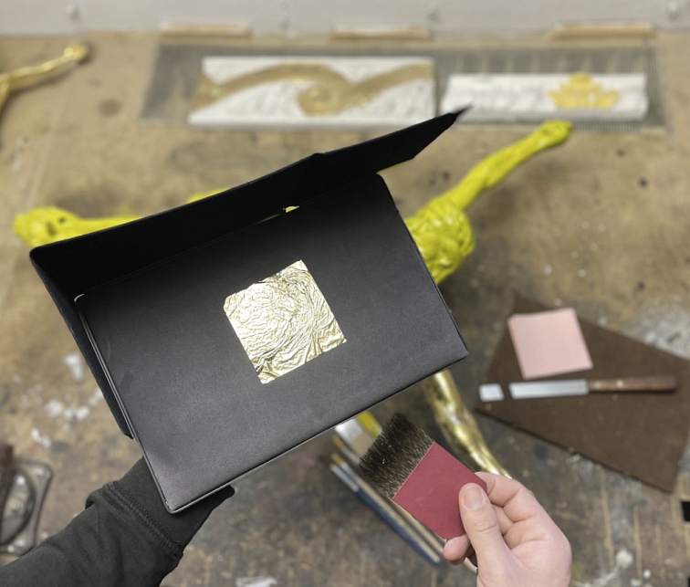 Pozlacovačský polštářek s odnímatelnou clonou proti větru, italský