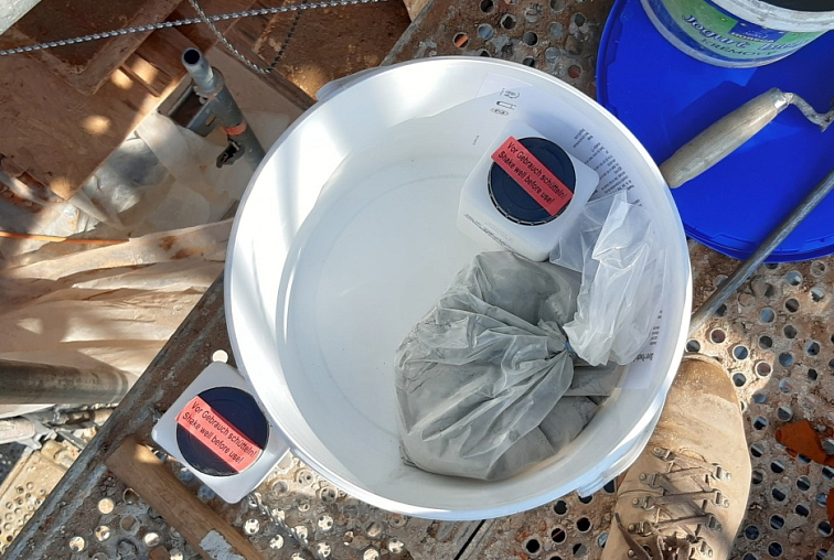 Suchá maltová směs pro kotvení helikálních výztuží - SR