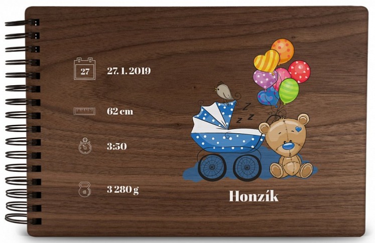 Dřevěné dětské fotoalbum KOČÁR