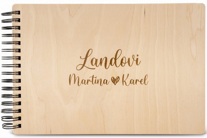 Dřevěné fotoalbum LOVE