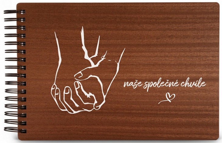 Dřevěné fotoalbum ADULT HANDS