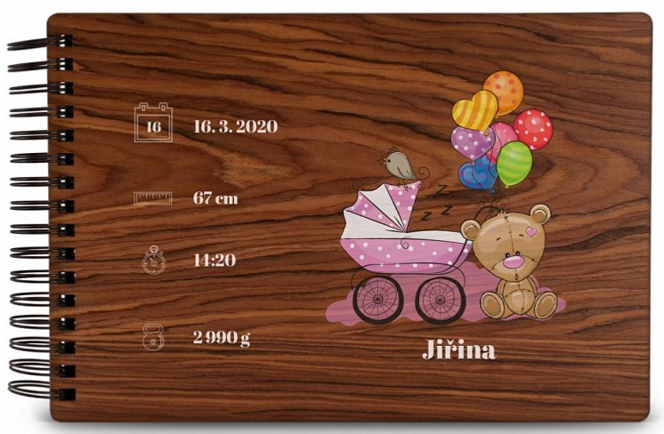 Dřevěné dětské fotoalbum KOČÁR