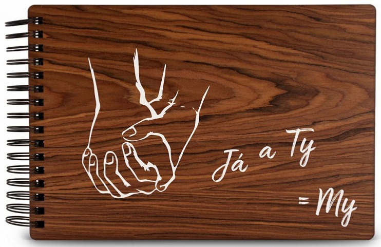 Dřevěné fotoalbum ADULT HANDS