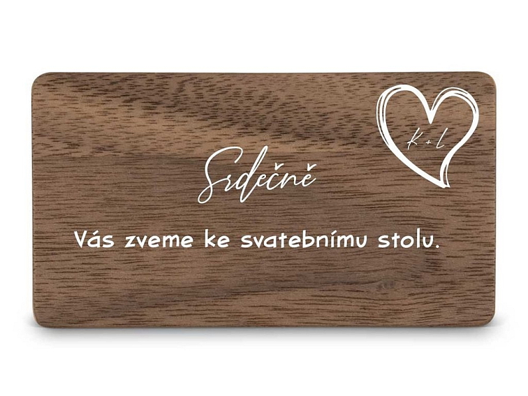 Dřevěná pozvánka ke stolu SRDCE