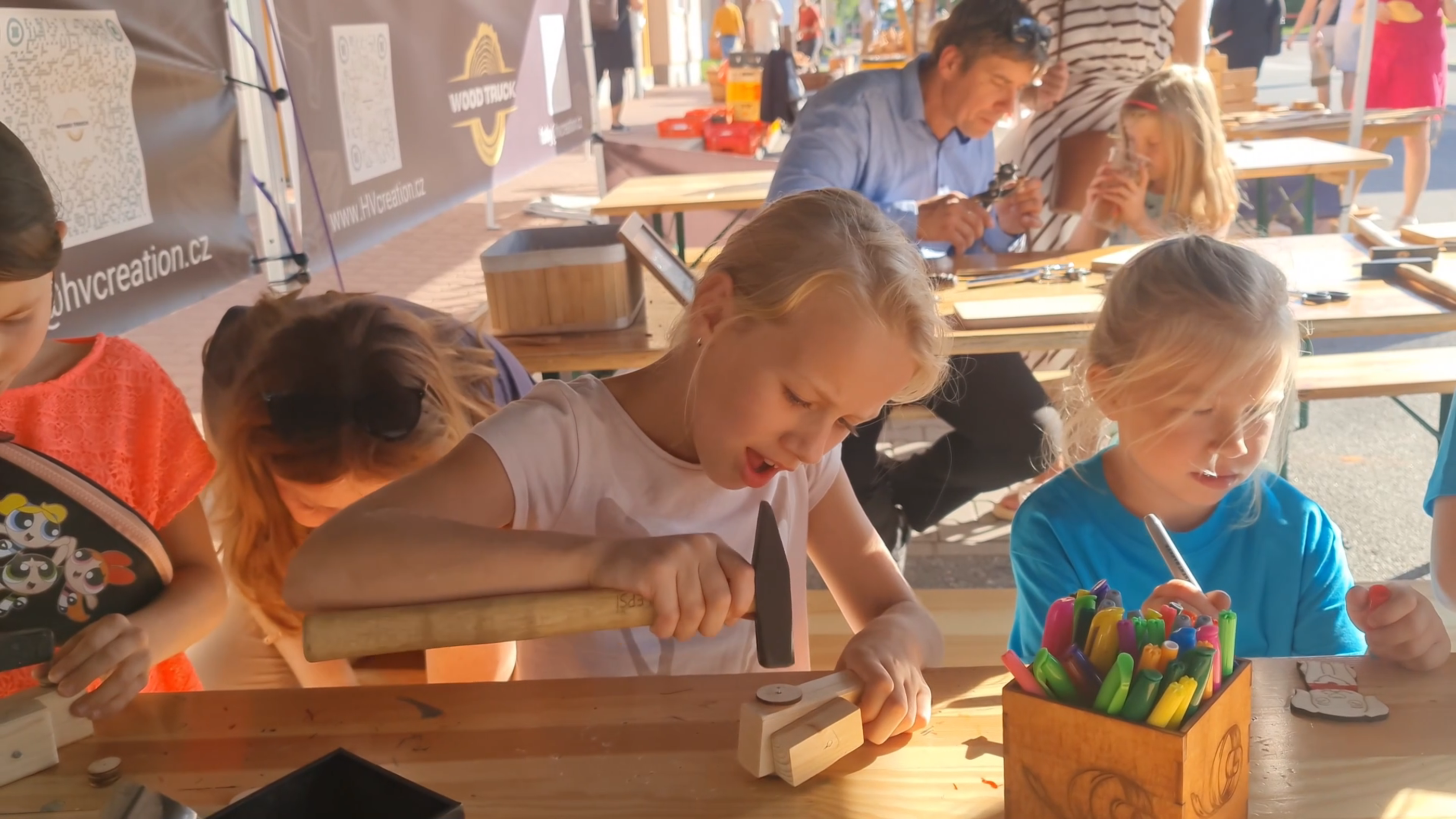 Výroba dřevěných autíček