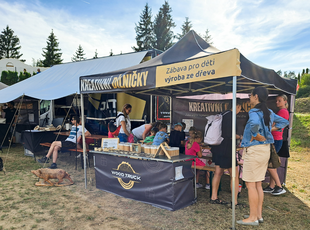 Výroba dřevěných autíček