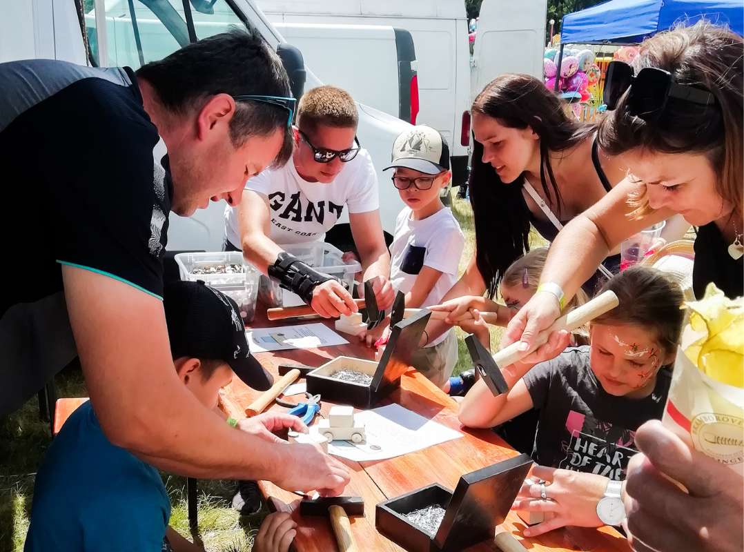 Výroba dřevěných autíček