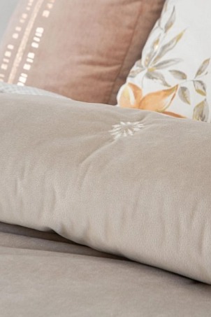 Sametový přehoz Arxy Beige, béžový, se 2 povlaky na polštář 70x50 cm