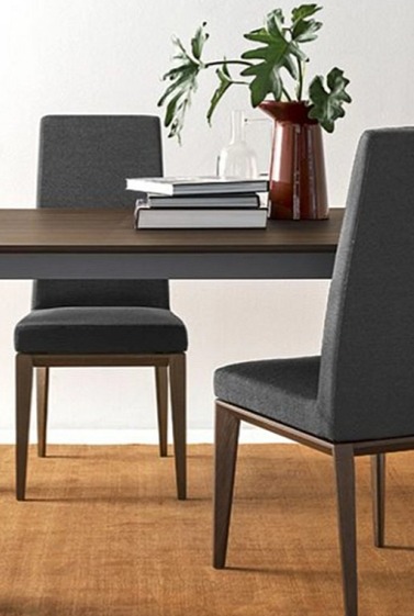 Vysoká židle Bess, dřevo, variabilní potah, CS1294-MTO