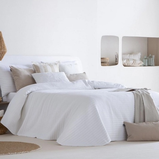 Lehký přehoz Linette White 235x270 cm, bílá, sada s 1 povlakem na polštář 70x50 cm