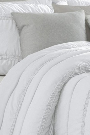 Bílý přehoz Provenza White, 250x270 cm, sada se 2 povlaky na polštáře 70x50 cm