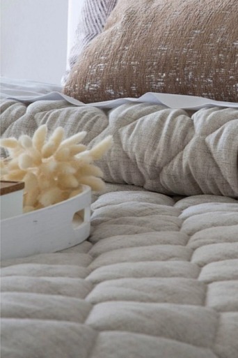 Béžový přehoz Rustik, prošívaný