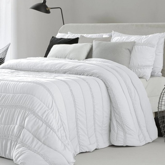 Bílý přehoz Provenza White, 250x270 cm, sada se 2 povlaky na polštáře 70x50 cm