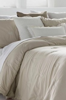 Vyšívaný přehoz Amalia béžový, sada se 2 povlaky na polštáře 70x50 cm