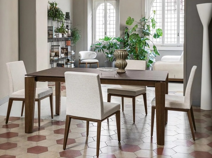 Jídelní židle Bess Low, dřevo, variabilní potah, CS1463-MTO