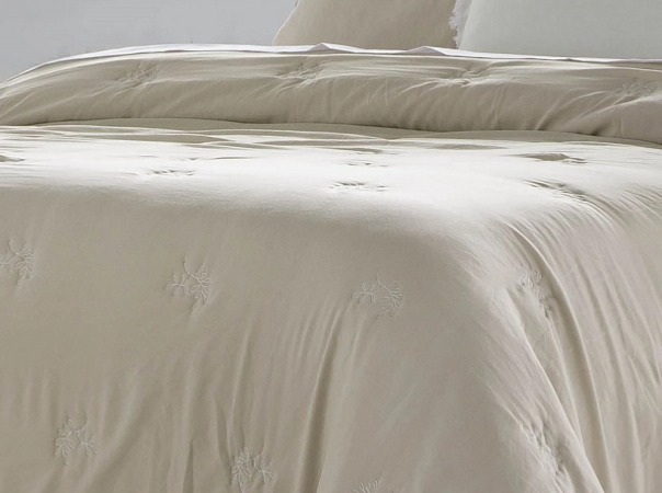 Vyšívaný přehoz Amalia béžový, sada se 2 povlaky na polštáře 70x50 cm