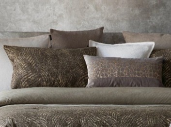 Přehoz Arely Taupe, šedohnědý, sada se 2 povlaky na polštáře 70x50 cm