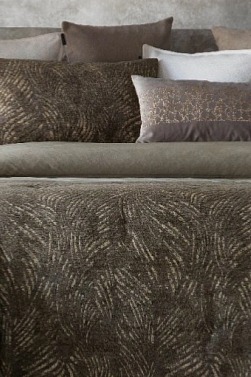 Přehoz Arely Taupe, šedohnědý, sada se 2 povlaky na polštáře 70x50 cm