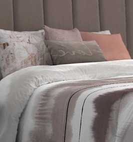 Přehoz na postel Alvia Malva, slézová, 270x270 cm