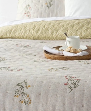 Přehoz na postel Nely Coral, oboustranný, se 2 povlaky na polštáře