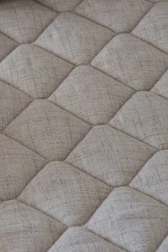 Béžový přehoz Rustik, prošívaný