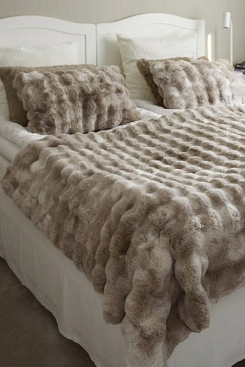 Polštář Misty, umělá kožešina, 60x40 cm