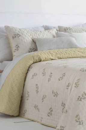 Přehoz na postel Nely Coral, oboustranný, se 2 povlaky na polštáře