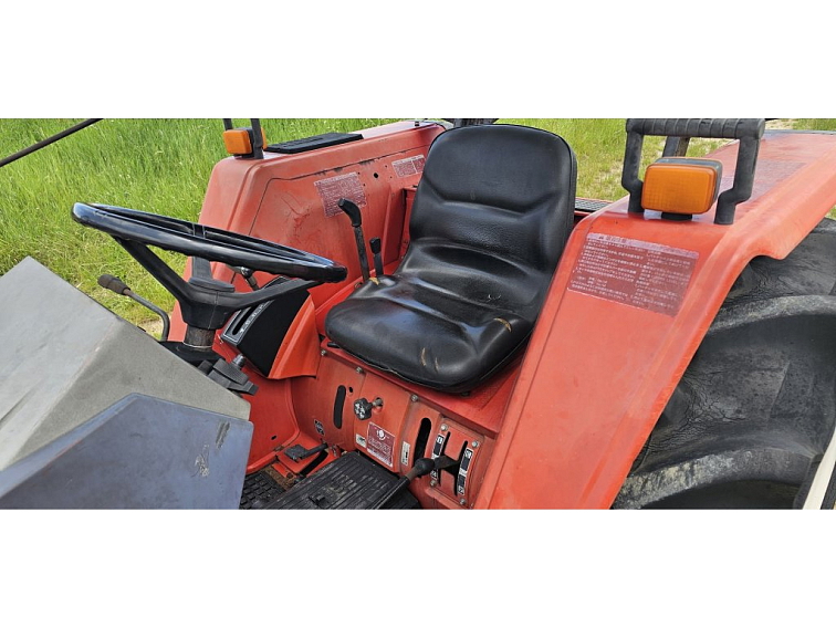 Malotraktor Yanmar FX-435 s čelním nakladačem