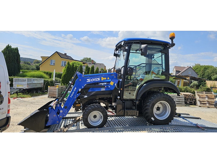 Malotraktor SOLIS HST 26 s kabinou a čelním nakladačem