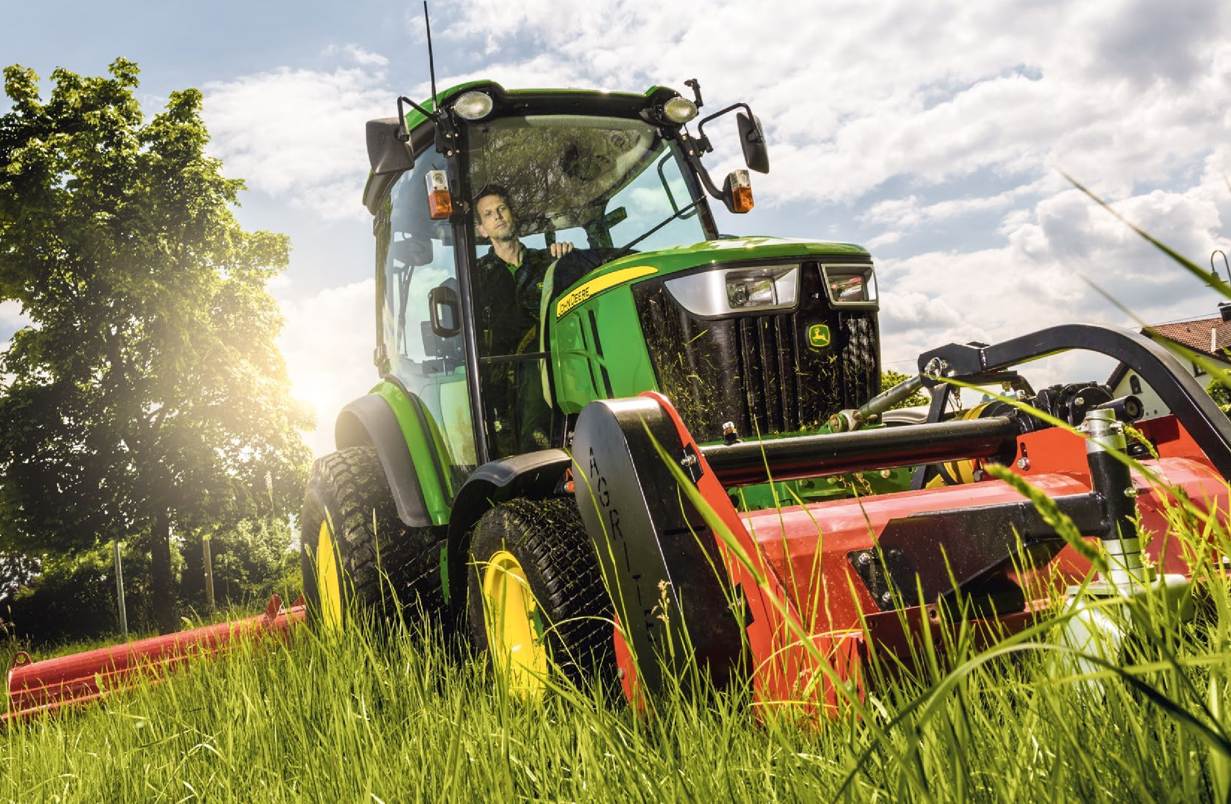 Čelní nakladač pro malotraktory do 17 HP