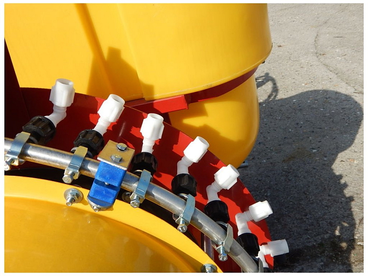 Sadový rosič 200 l plastové trysky