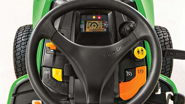 Zahradní traktor John Deere X350R