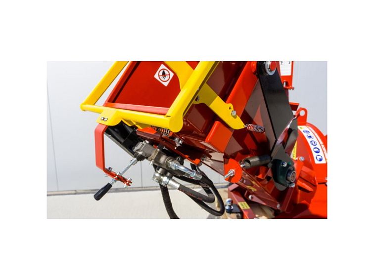 Štěpkovač za traktor RTOK630R s hydraulickým posuvem