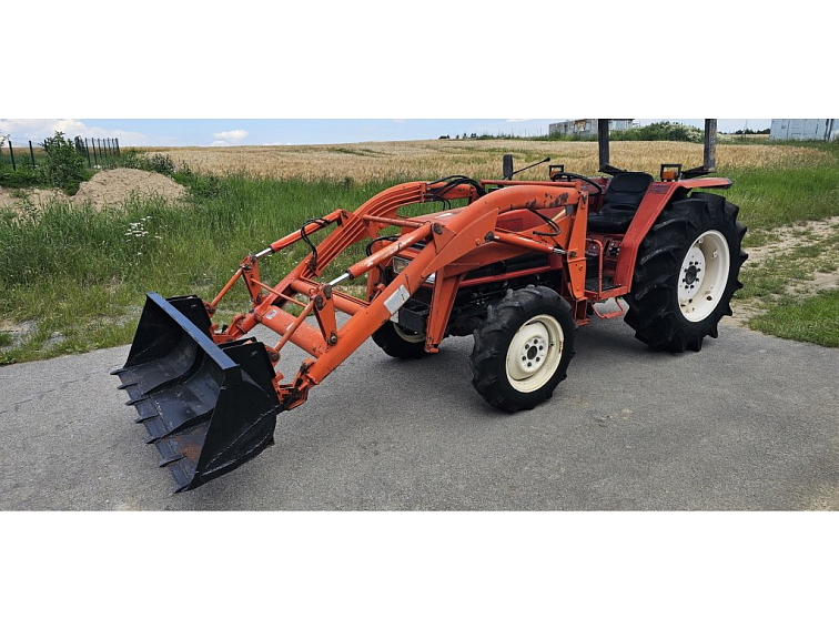 Malotraktor Yanmar FX-435 s čelním nakladačem