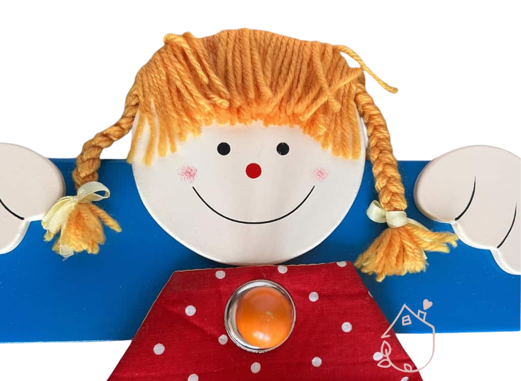 Věšák do dětského pokoje - mírná vada