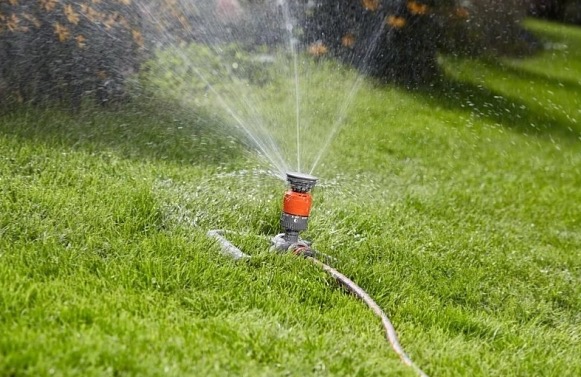 Kruhový zavlažovač Vario se sáňkami Comfort