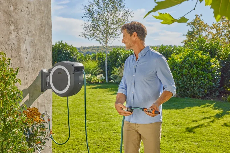 Akumulátorový nástěnný box na hadici PowerRoll XL - sada, 35 m, bílý