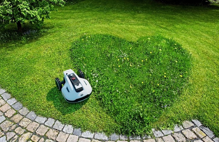 Robotická bezdrátová sekačka Mammotion YUKA 1500 bez koše