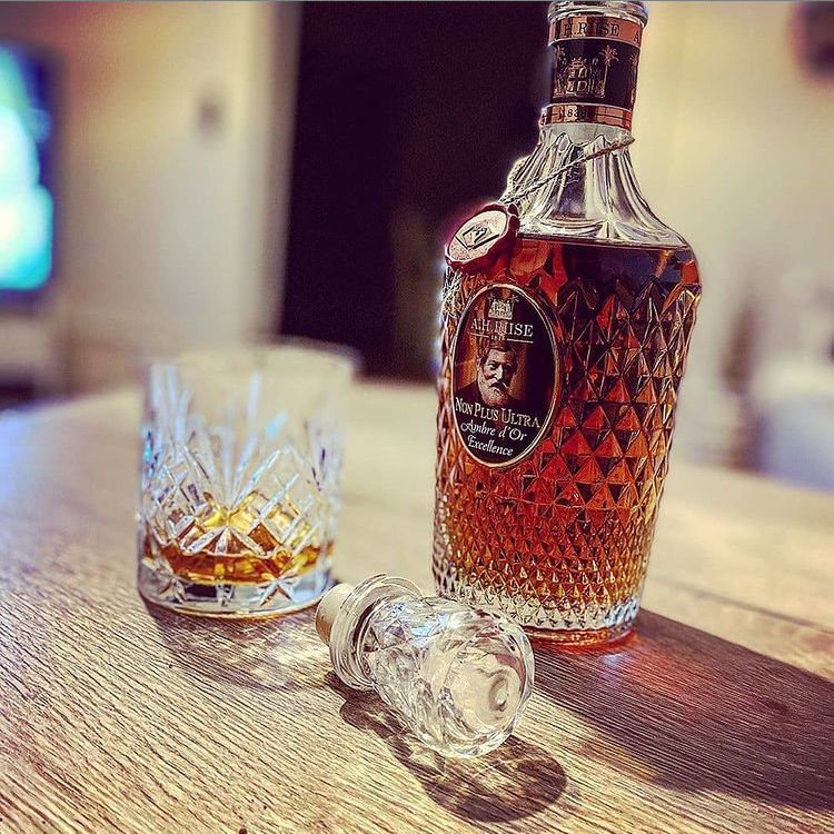 A.H. Riise Non Plus Ultra Ambre d'Or Excellence 0,7l GB