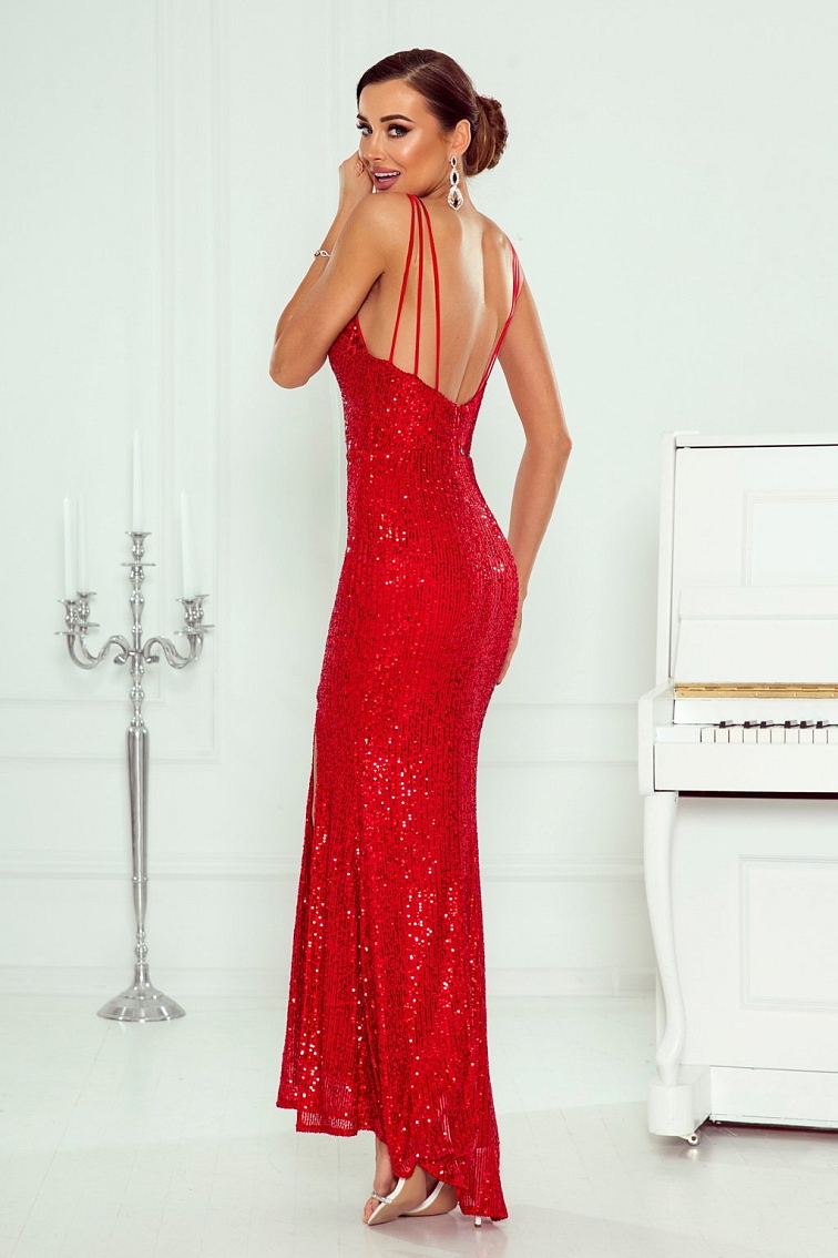 Ako nosiť šaty s odhaleným chrbtom?