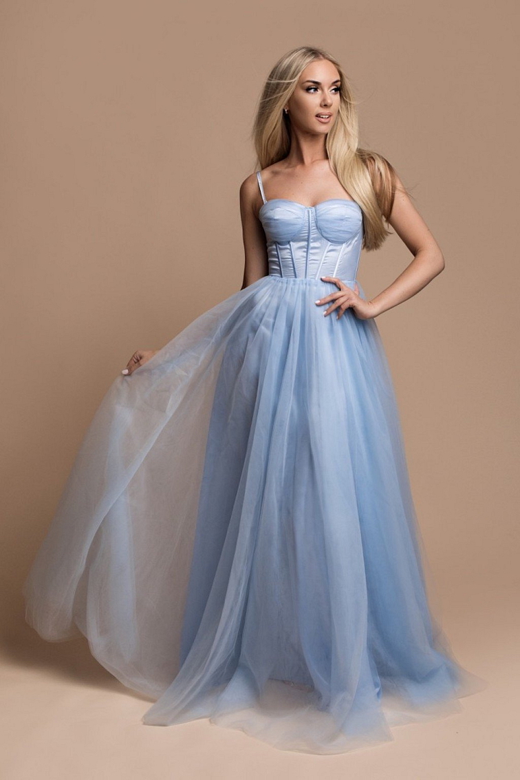 Najkrajšie korzetové šaty na plesovú sezónu 2024