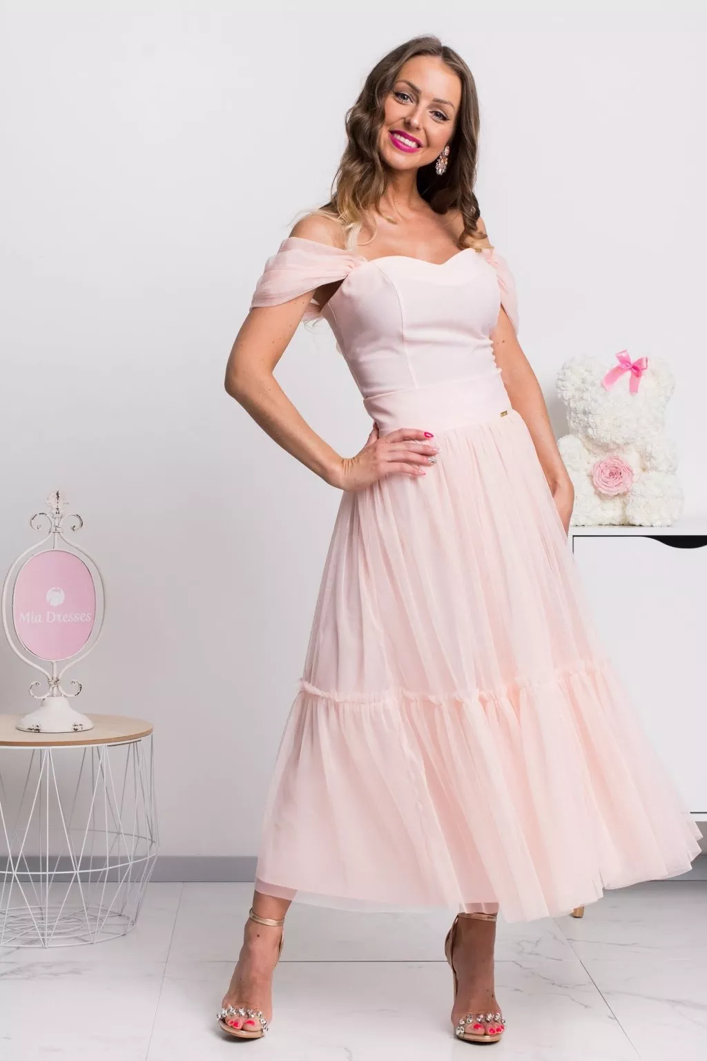 Nosia sa ešte tylové šaty?