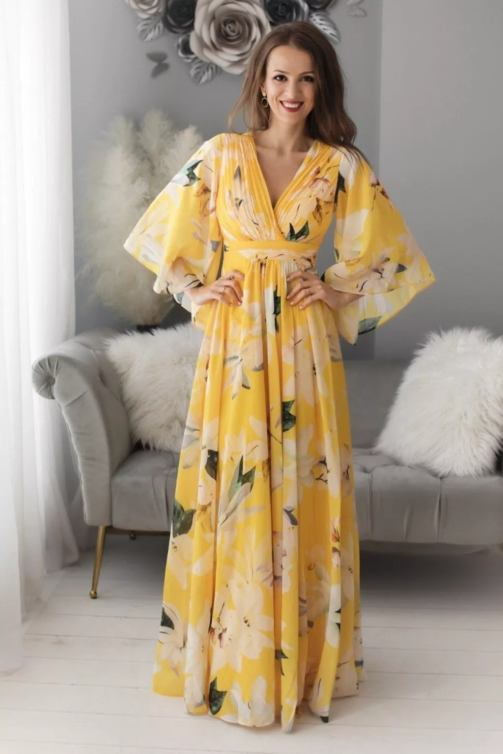 Šaty s rukávmi aj na letnú oslavu